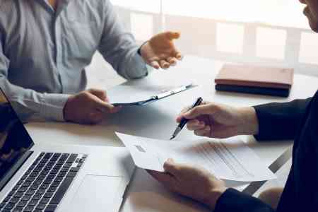 Personen im Gespräch